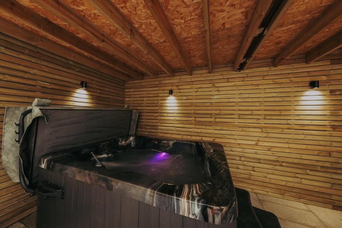 Ferienwohnung Clifton 32 - Garden Flat With Hot Tub - Hopewell Bristol Exterior foto